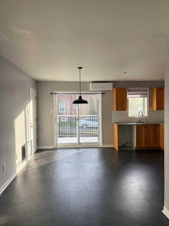 Grand logement 4 ½ - 2 chambres et 1 salle de bain 2