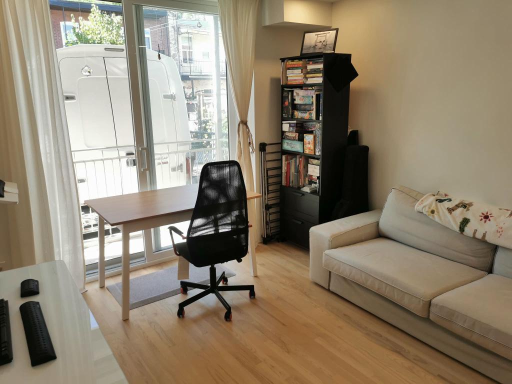 Cozy 3½ situé au cœur du Village Masson, dans le secteur Rosemont–La Petite-Patrie, disponible pour cession de bail à compter du 1er janvier 2027. 4