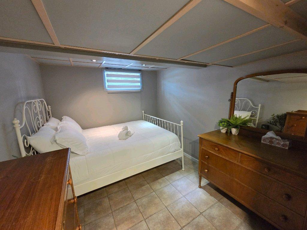 Beau 3 ½ tout inclus dans un sous-sol (bachelor) – Libre mi-octobre (Bail à durée déterminée / option long terme) 4