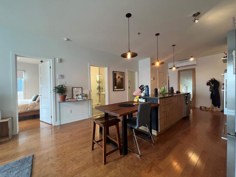 2 CH - 1 SDB - Montréal - $2,200 /mo 5