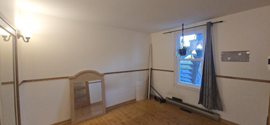 4 1/2 au Coeur de Saint-Jerome, Duplex, 3 Parking, Wifi, Thermopompe,  Pret pour borne EV! 4