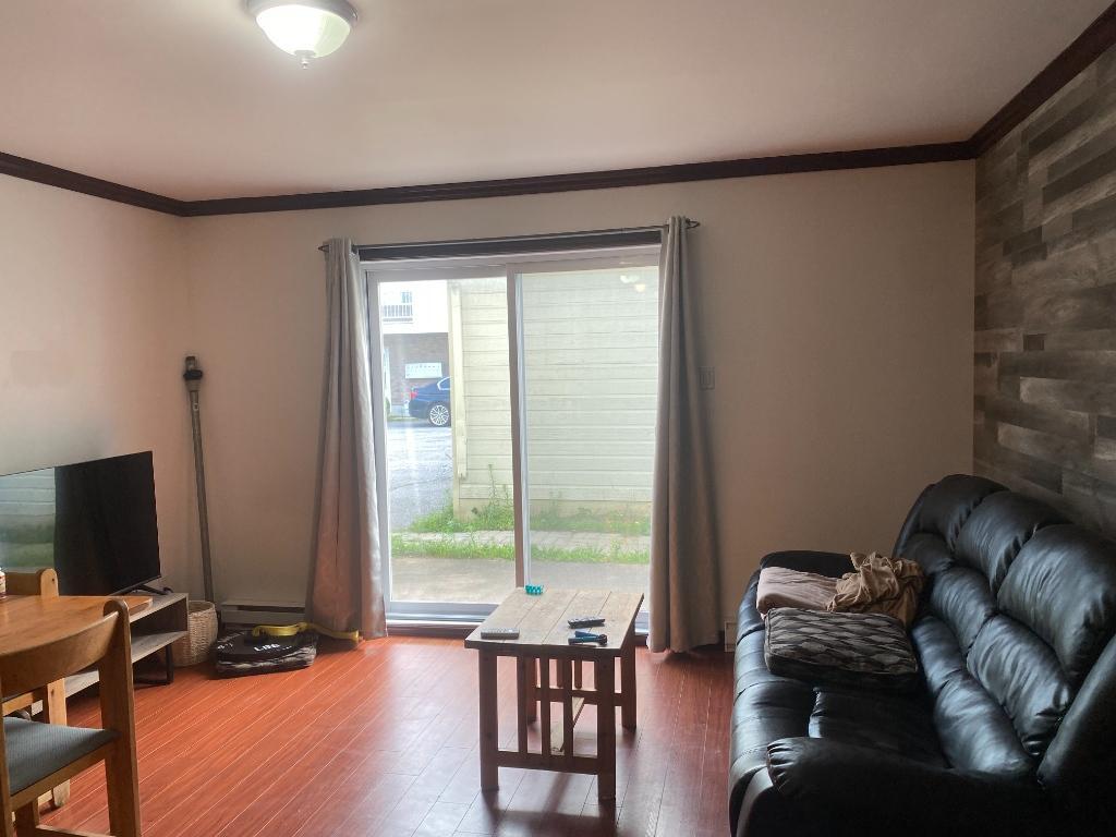 Beau grand 3 1/2 Récent STYLE CONDO Sur Boul. Thibeau  Disponible 1 Octobre  2026 3