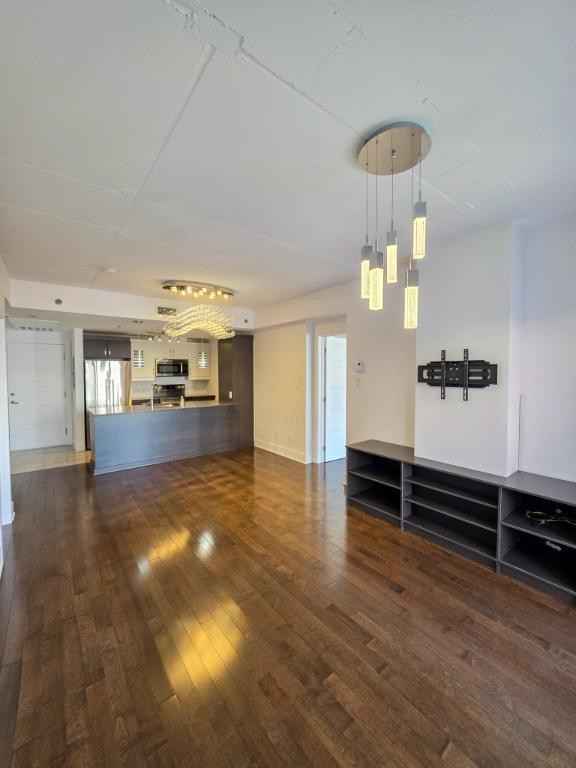 Novembre gratuit | Condo 4½, garage chauffé + locker | Papineau 2