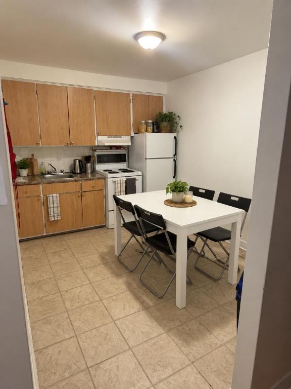 Studio - Montréal - $1,195 /mo 4