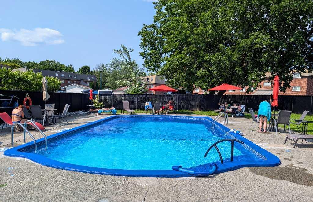 4-1/2 situé au 1er étage, clientèle 50 ans et plus 2