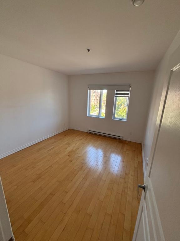 À QUI LA CHANCE! 4½ À 1 795 $ | 2 CHAMBRES |2 STATIONNEMENTS | 2 SALLES DE BAINS | GARAGE 5