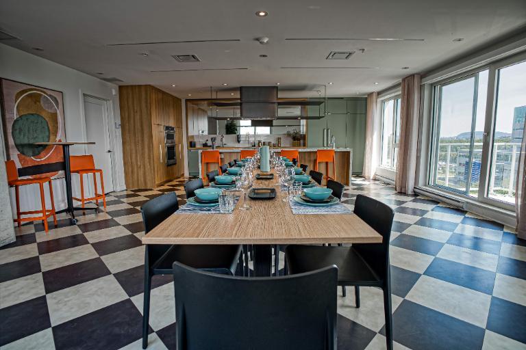 2 CH - 1 SDB - Montreal - $2,100 /mo 3