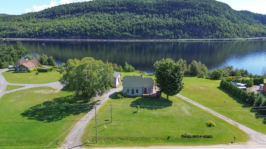 2610 Chemin de Saint-Jean-des-Piles, Shawinigan, QC, Canada — photo 1