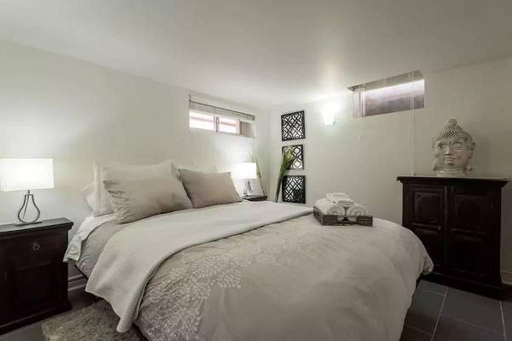 Superbe Meuble complet! Tout Inclus! 4 1/2 pour 1399cad  Disponible maintenant! immediatement! aussi un 3 1/2 pour 899 metro longueuil montreal 4