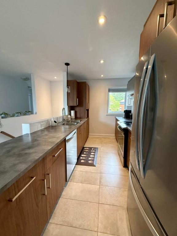 CONDO CHALEUREUX ET LUMINEUX 2 CHAMBRES À LOUER — MONT-TREMBLANT | 1 900 $/MOIS 4
