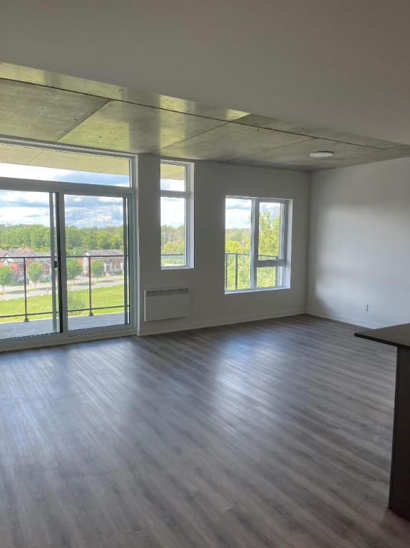 2 CH - 1 SDB - Terrebonne - $2,050 /mo 3