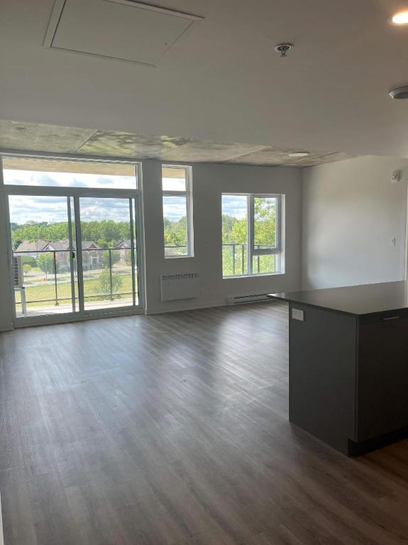 2 CH - 1 SDB - Terrebonne - $2,050 /mo 3