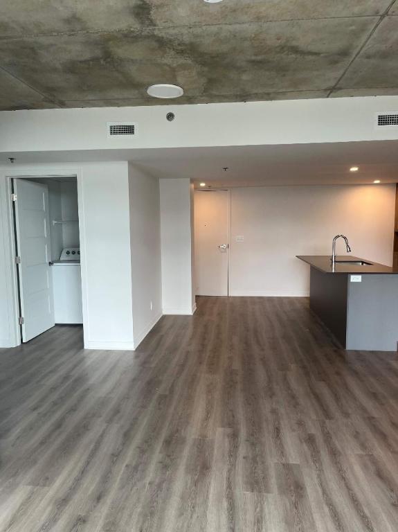 2 CH - 1 SDB - Terrebonne - $2,000 /mo 3