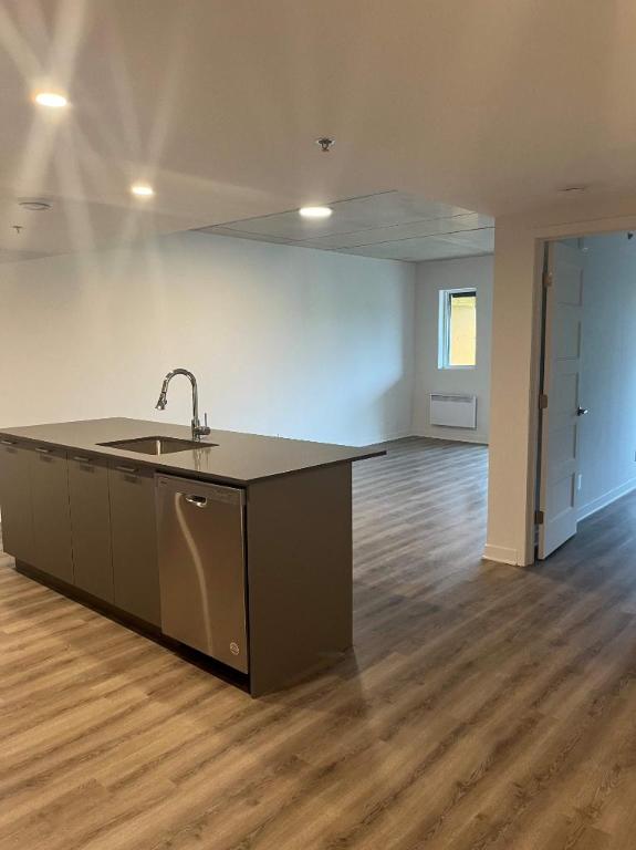 2 CH - 1 SDB - Terrebonne - $2,100 /mo 2
