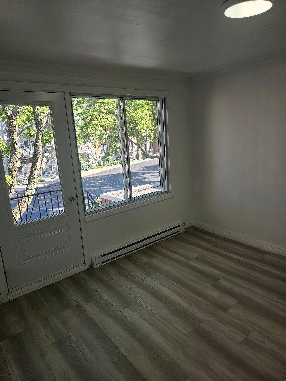 MAGNIFIQUE 3 1/2 tout rénové avec climatisatiseur-thermopompe 2