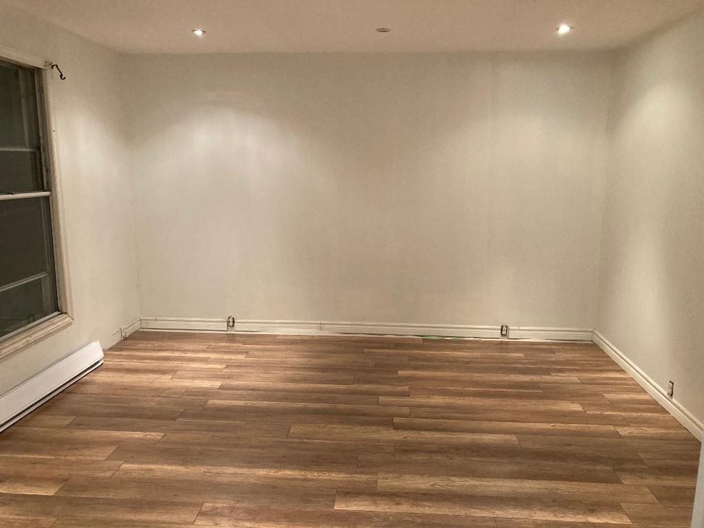 Rez-de-chaussée  sur le Plateau (Parc Lafontaine),4 ½ , 2 CAC, 1er novembre, $1925 3
