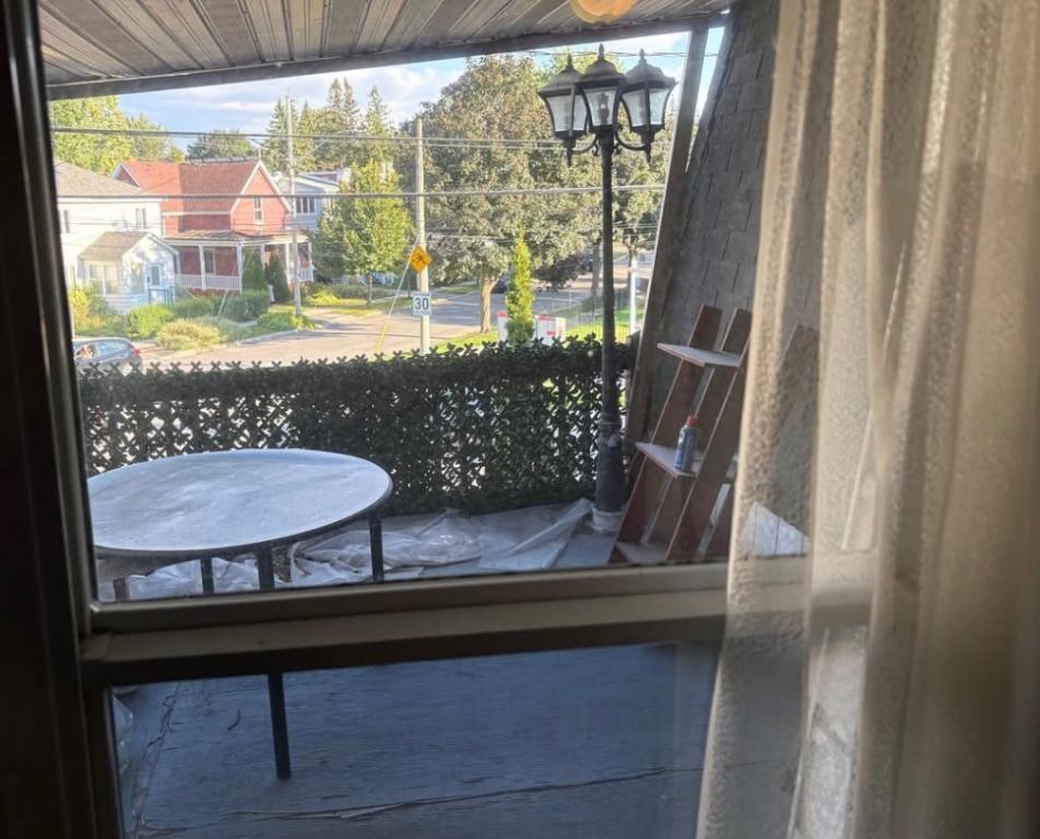 Logement 4,5 à louer à Laval (Ste-Rose) 2