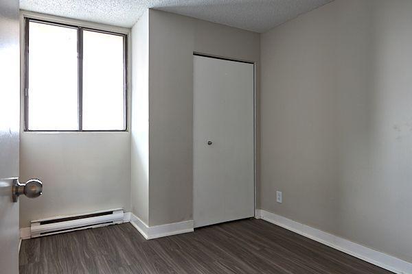 3 CH - 2 SDB - Longueuil - $1,985 /mo 4