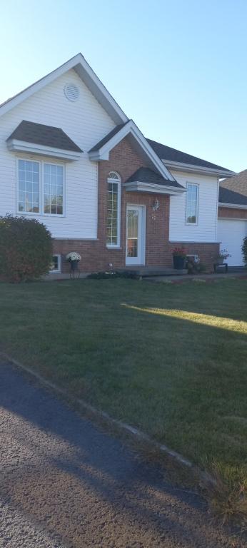 75 Avenue des Saules, Notre-Dame-des-Prairies, QC, Canada — photo 1
