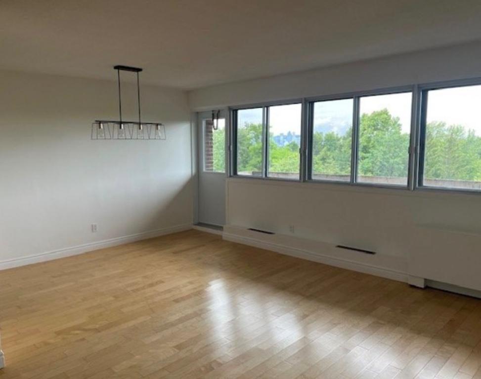 St-Lambert, très beau et grand 2 chambres avec Vue sur Montréa & stationnement intérieur 3