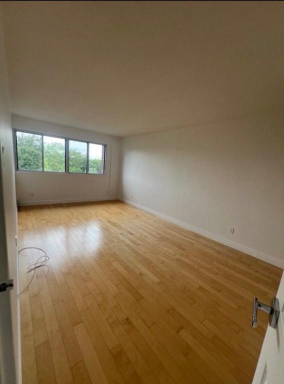 St-Lambert, très beau et grand 2 chambres avec Vue sur Montréa & stationnement intérieur 5