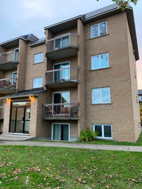 Condo 4 1/2 Longueuil - électroménagers inclus 3