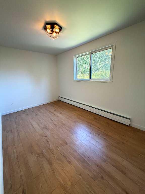 5 1/2 Vieux-Nord Hydro/électricité inclus / Duplex avec cour privée 4