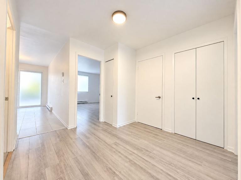 2 CH - 1 SDB - Sainte-Julie - $1,650 /mo 3