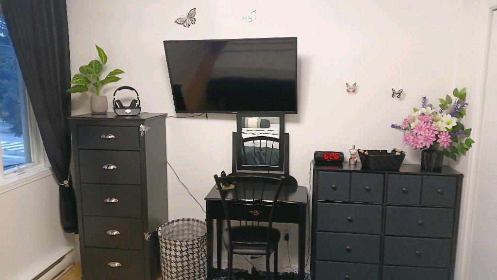 chambre à louer 600 par mois tout compris pour femme seulement Saint-Sauveur de Laurentides 5