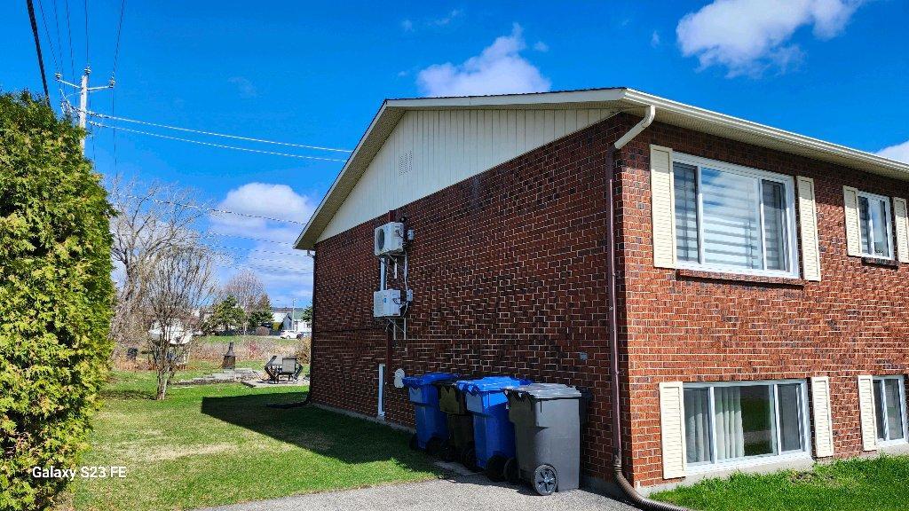 430 Rue Champlain, Salaberry-de-Valleyfield, QC, Canada — photo 2