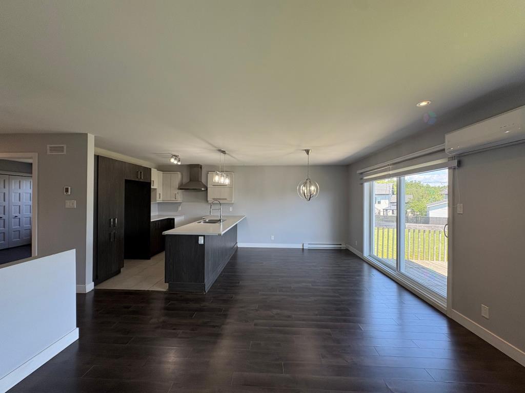 MAISON JUMELÉE AVEC GARAGE À LOUER - SOREL-TRACY 3