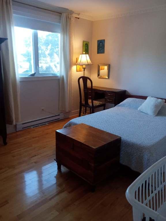 CHAMBRE À LOUER À LA SEMAINE - A DUVERNAY, LAVAL (AVEC ENTRÉE INDÉPENDANTE)