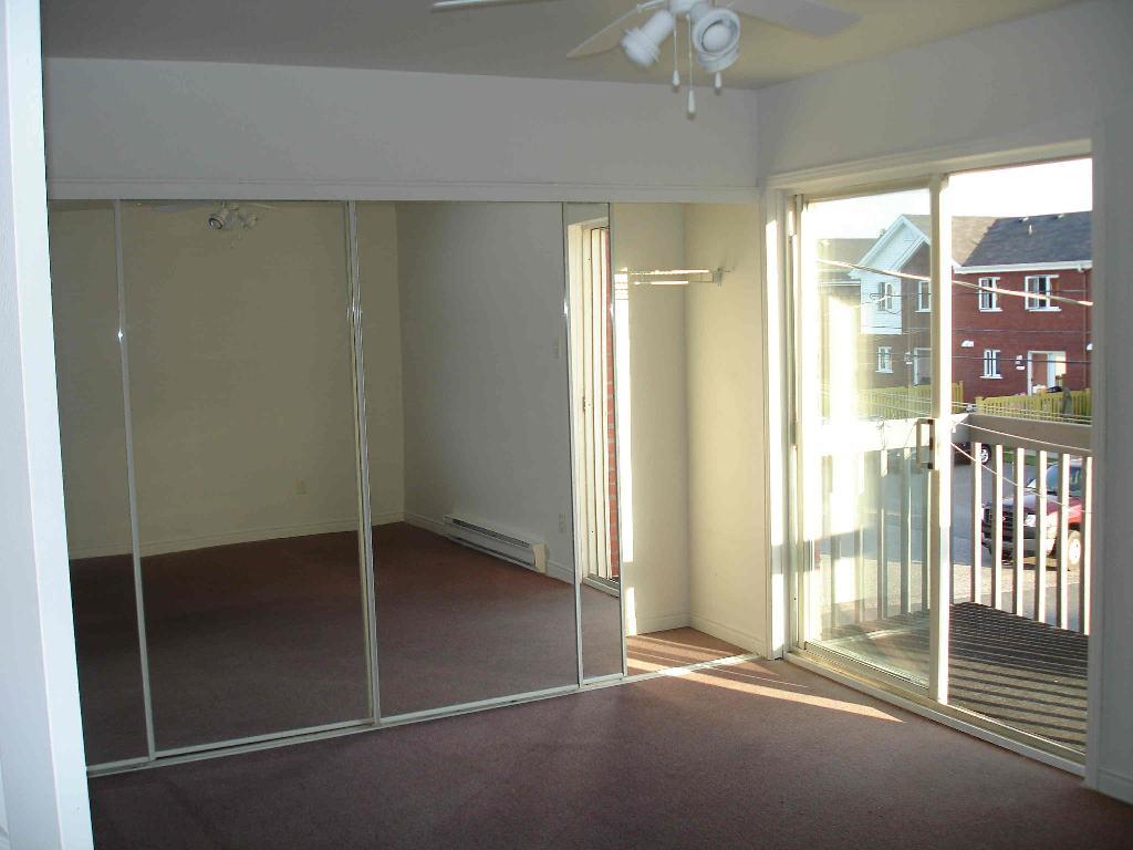 Très grand appartement, près des Promenades 2