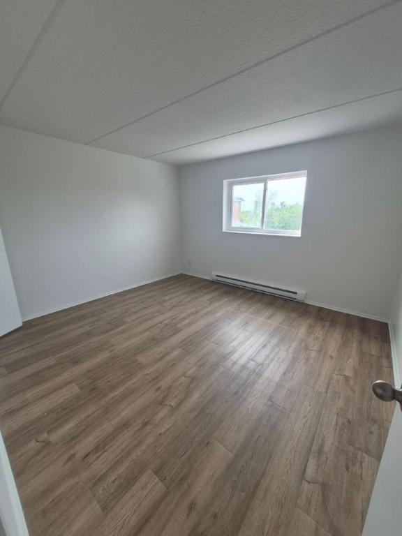 2 CH - 1 SDB - Gatineau - $1,599 /mo 5