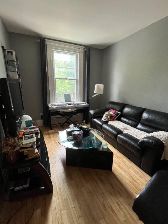 Dispo maintenant à Verdun_4 1/2 près du fleuve et de la Well 4