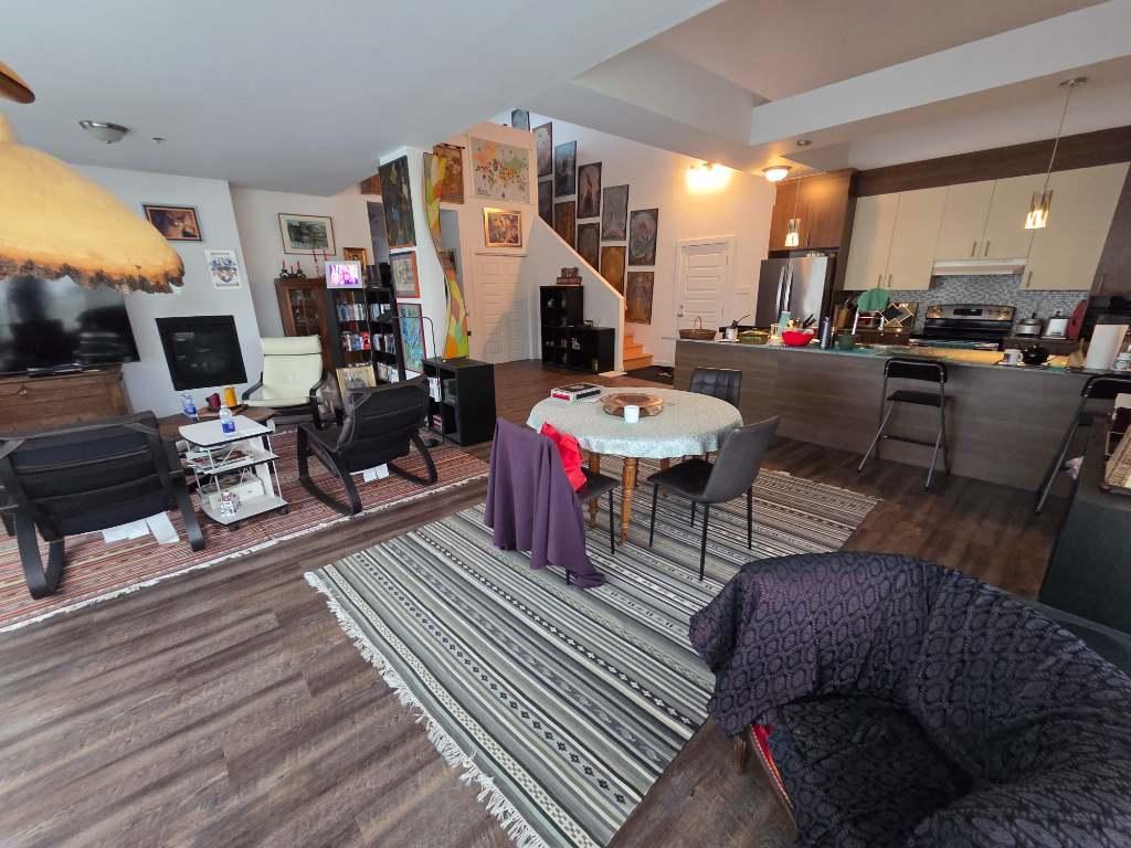 Grand 5 1/2 Avec Vue Direct Sur le Fleuve 2