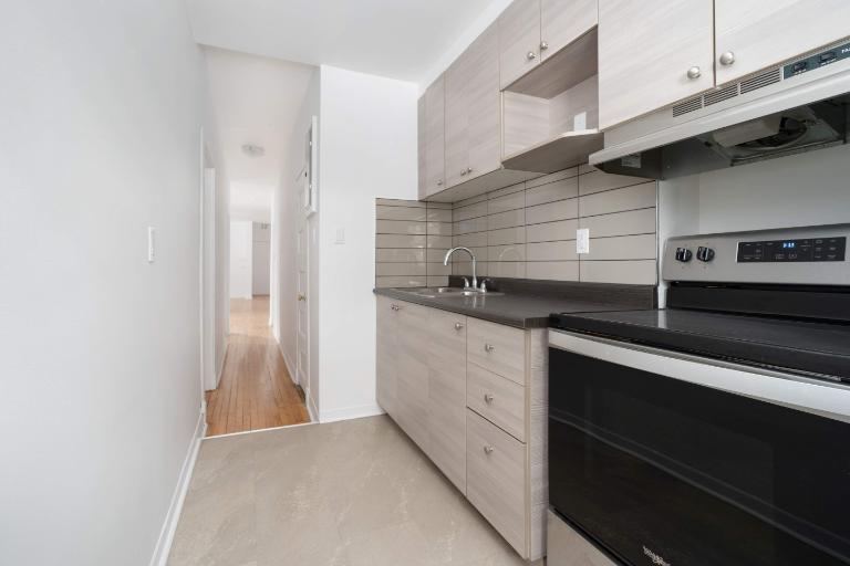 2 CH - 1 SDB - Westmount - $1,725 /mo 2