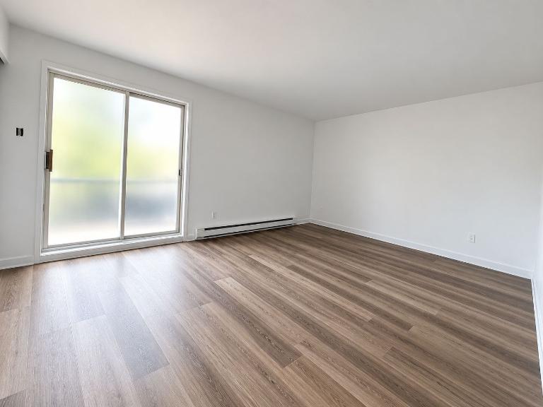 2 CH - 1 SDB - Longueuil - $1,550 /mo 4