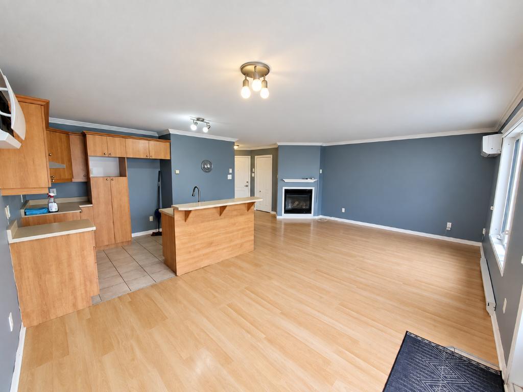 4½ À LOUER | 2 CHAMBRES | AIR CLIMATISÉ & THERMOPOMPE | TERRASSE 98pi² | 2 STATIONNEMENTS 5