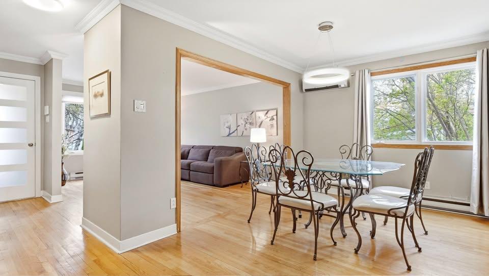 Grand 5 ½ de 1 200 pi² | 3 chambres | Semi-meublé | Stationnement 4