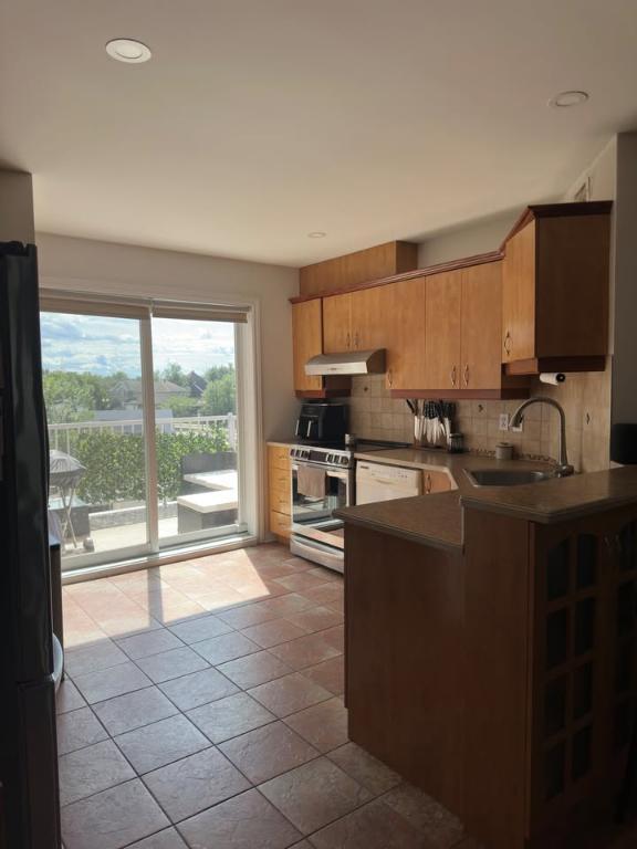 🏡 CONDO 4 ½ À LOUER – LA PRAIRIE | DISPONIBLE DÈS MAINTENANT 2