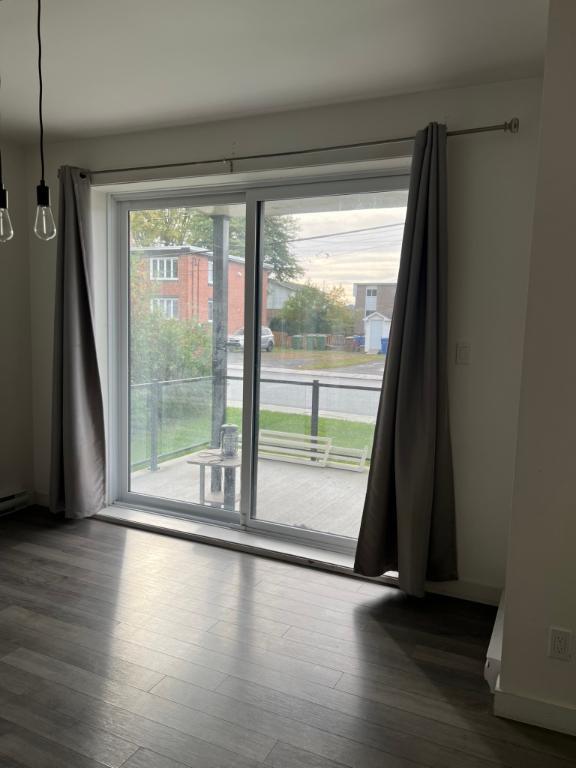 Grand 6½ moderne – 3 chambres – Électroménagers + déneigement inclus | Farnham 5