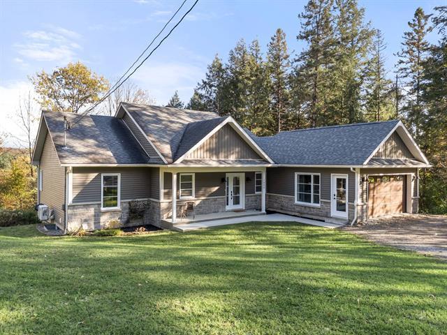 1600 Ch. Riverview — photo 1