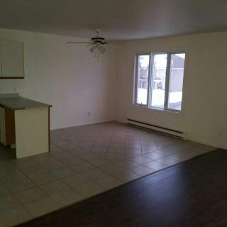 3859 Cote Rosemont  Disponible Immediatement 3