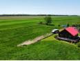 Chambly (Montérégie) : Fermette de 99,63 acres, cottage en bois rond de 3 chambres, culture, forêt, potentiel acéricole