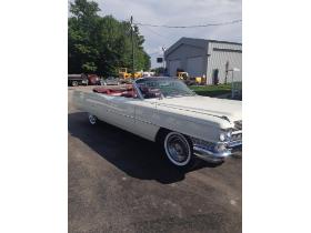 service de location Cadillac blanche limousine convertible decapotable antique vintage mariage video ou film