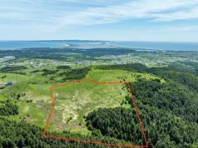 Iles-de-la-Madeleine (secteur Étang du Nord) : Terre agricole de 5 acres, pâturage et boisé montagneux, secteur prisé