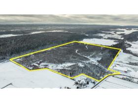 Terrain Industriel à Vendre : Zonage Usage Lourd - 3 700 000 Pieds Carrés