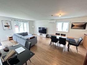 Beau et grand 4 1/2 REZ-DE-CHAUSSÉ, avec cour,  stationnement déneigé, THERMOPOMPE NEUVE, aucun chien, chat accepté, ENQUÊTE DE CRÉDIT