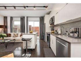 3 1/2 Montréal - Électricité / eau chaude inclus - Très lumineux